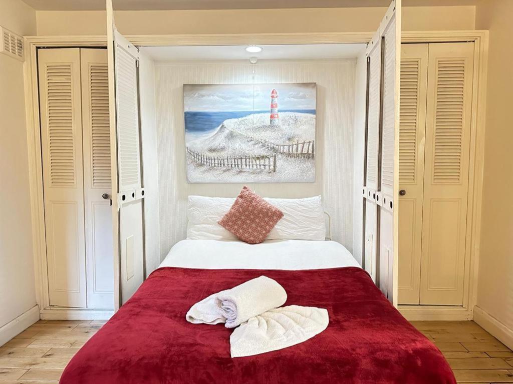 Chelsea Studio - Sleeps 4 - Near Cromwell Hospital Apartment