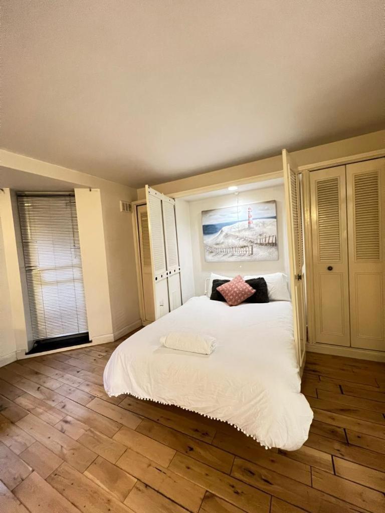 Apartment Chelsea Studio - Sleeps 4 - Near Cromwell Hospital
